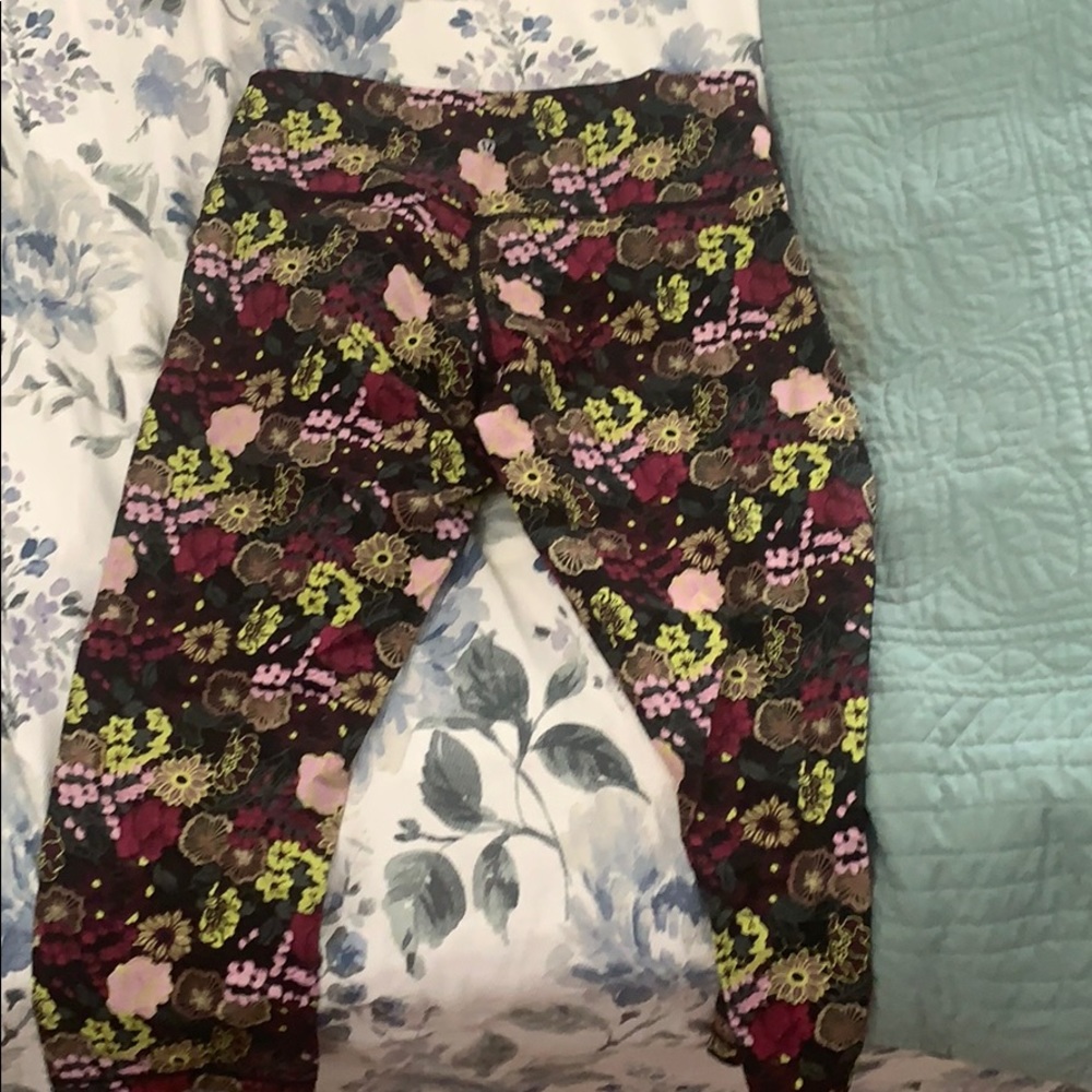 Lululemon  yoga pants capri length